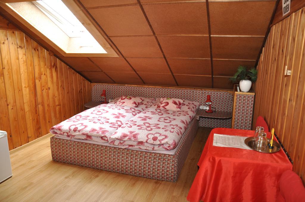 Gasthuis Nika 3*